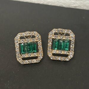 💚 NWOT-Emerald Green Rhinestone Stud Earrings | Gold Tone Statement Glam